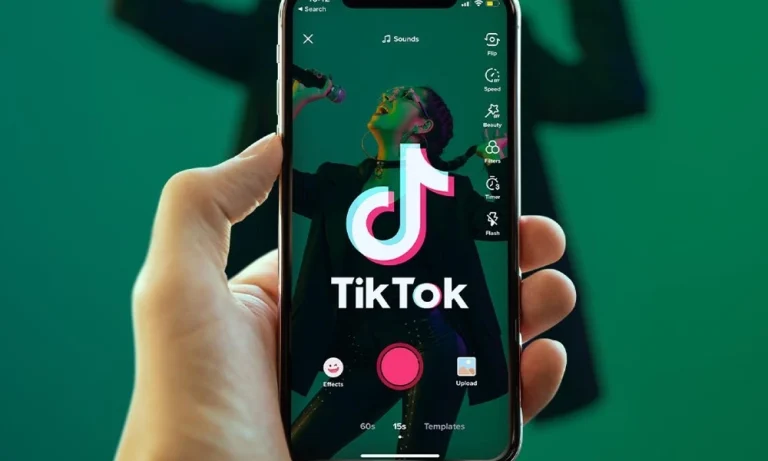 Girl dancing and singing on TikTok