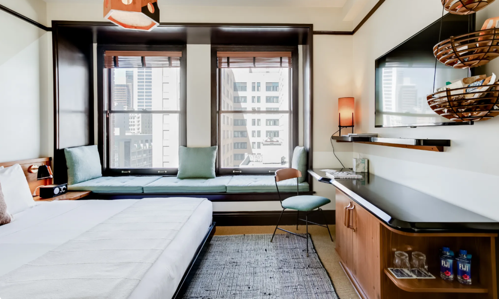 How the visual content of Airbnb shows the delivered service