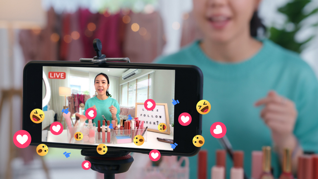 businesses use live commerce to sell their product