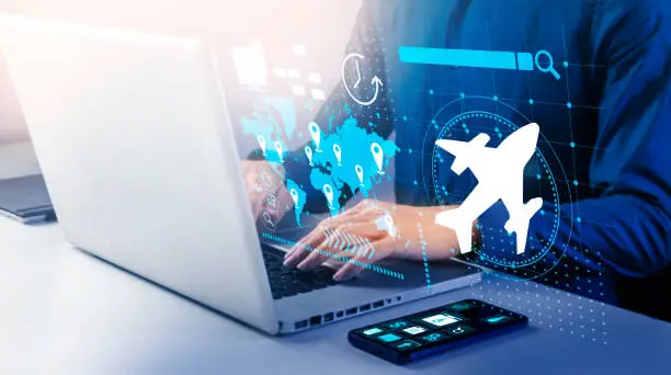 Voyage intelligent, utilisation de l'intelligence technologique du voyage pour planifier un itinéraire personnalisé en ligne.