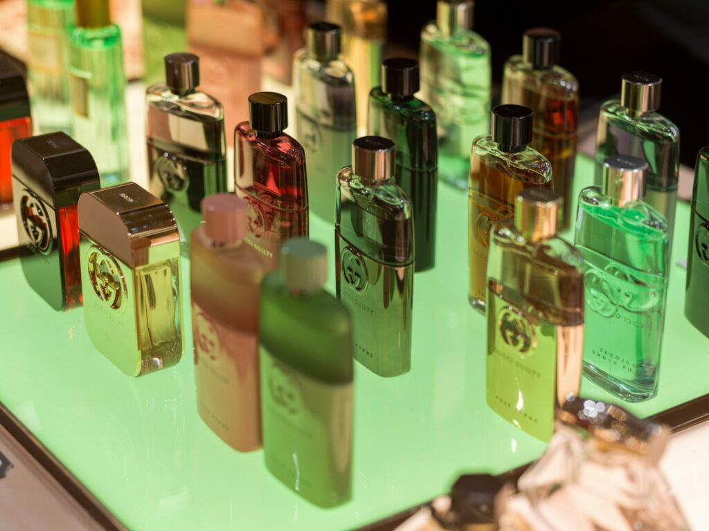 collections de parfums qui illustre le marketing olfactif numérique