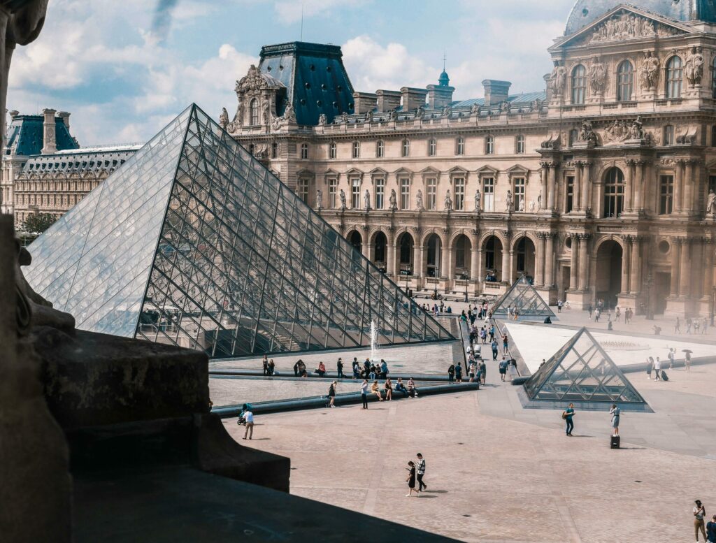 Musée du Louvre (lieu du vol)