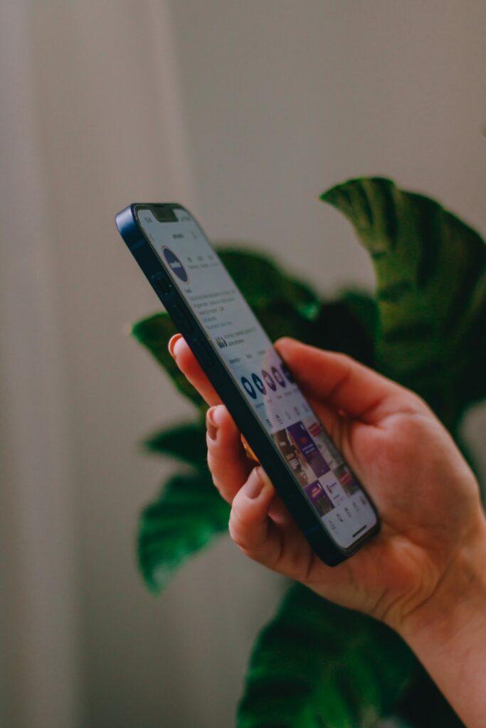 La publicité native offre une expérience utilisateur non-interrompue sur les réseaux sociaux