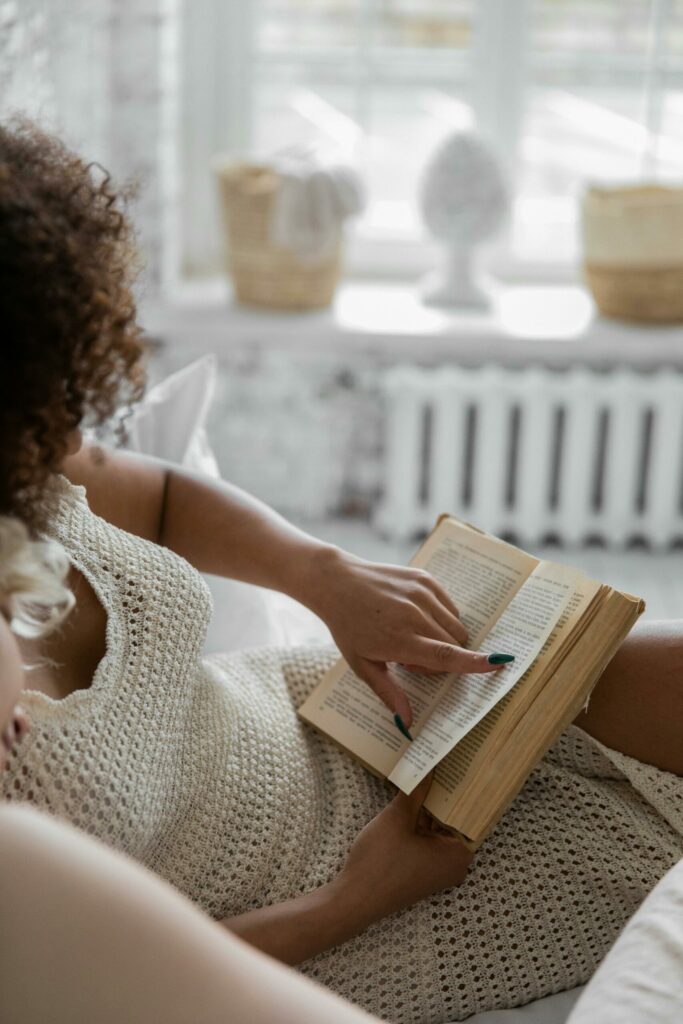 Moment de détente sans téléphone illustrant le JOMO dans le marketing numérique